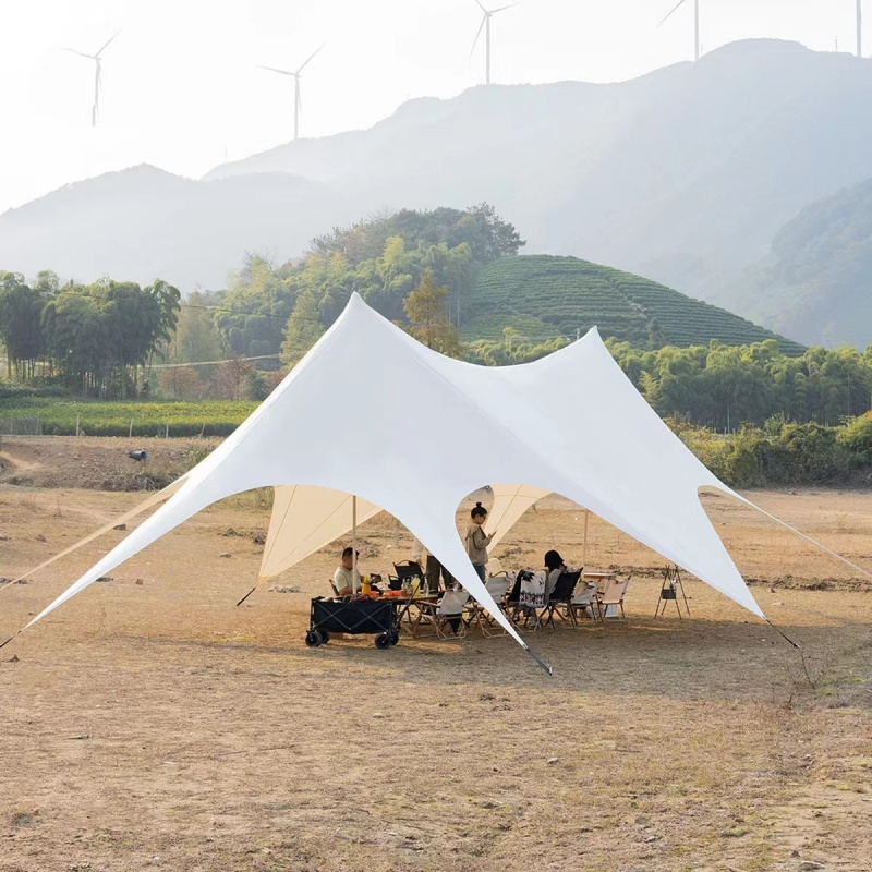 ¿Cuáles son los beneficios de utilizar un toldo al acampar?